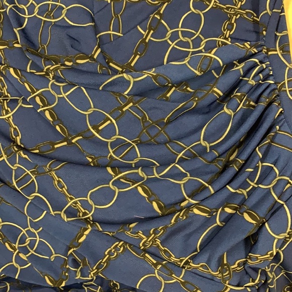 New York & Co blue/black/gray chain pattern top - Picture 6 of 8
